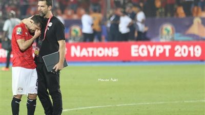 مدرب مصر يكشف رسالته لطارق حامد بعد الخروج من أمم إفريقيا وكواليس غرفة خلع الملابس