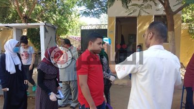 توافد طلاب الثانوية العامة بسوهاج لأداء امتحان مادتي الفيزياء والتاريخ