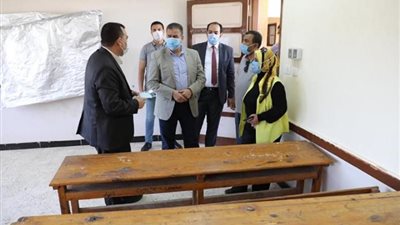 “تعليم المنوفية”: نقل 14 طالب للمستشفى بعد الاشتباه في إصابتهم بفيروس كورونا وإغماء