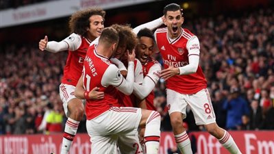 برشلونة يستهدف التعاقد مع “طريد أرسنال” في الميركاتو الصيفي