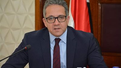 وزير السياحة: أول فوج من السائحين غادر مصر دون إصابة.. والإغلاق لكل فندق يتقاعس