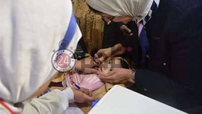 الصحة تكشف حقيقة حقن الأطفال تطعيمات ضد شلل الأطفال تسبب العقم