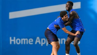 برشلونة يقرر بيع أومتيتي ونابولي وروما أبرز المهتمين