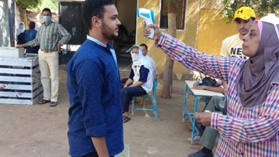 غياب 658 طالبًا وطالبة في امتحان اللغة الأجنبية.. وتعرض مشرفة وطالبتين للإغماء بسوهاج