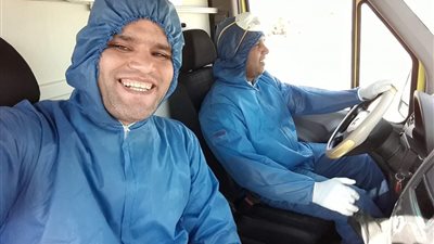 دف وفلكلور صعيدي أمام “إسنا للعزل” احتفالًا بتعافي مسعف من فيروس كورونا (فيديو)