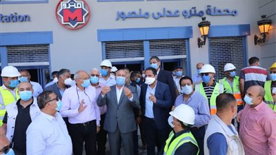 وزير النقل يعلن افتتاح محطات المرحلة الرابعة للخط الثالث للمترو قبل العيد (صور)