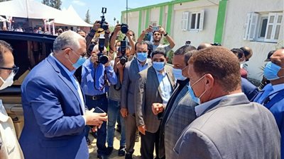 بتوجيهات الرئيس.. وزير الزراعة يفتتح 6 مزارع للإنتاج الحيواني بمحافظة البحيرة (صور)