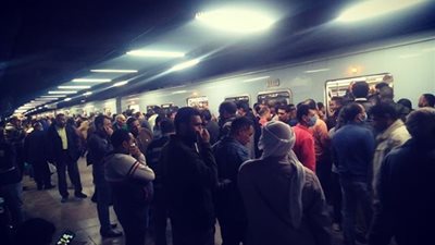 عطل فني بالخط الثاني لمترو الأنفاق يتسبب في توقف الحركة وزحام بالمحطات