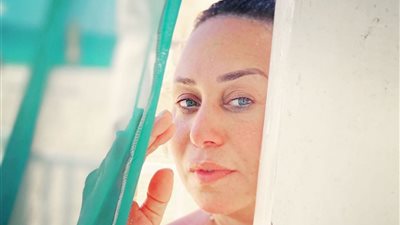 إنجي علي تشارك جمهورها من عطلتها الصيفية في العلمين (صور)