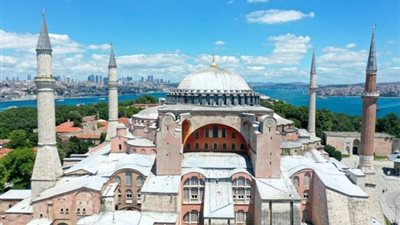 آيا صوفيا: حائرة بين صراع الأديان بين أتاتورك وأوردغان.. من كنيسة إلى متحف والنهاية تحويلها “مسجد”