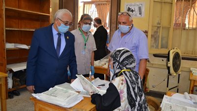 نائب وزير التعليم يتابع أعمال التصحيح ورصد الدرجات بكنترولات الثانوية العامة