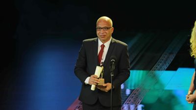 شريف دسوقي ينتهي من تصوير فيلم “30 مارس” مع الفيشاوي ودينا الشربيني