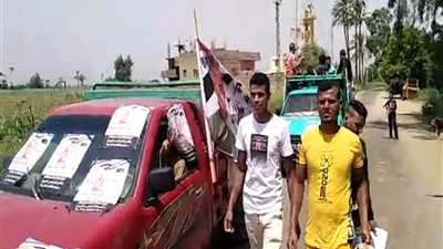 سيارات تجوب شوارع قنا بالأغاني الوطنية لدعم الفلاح الفصيح  في انتخابات الشيوخ