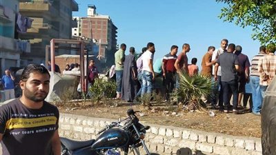 رجال الإنقاذ النهري بالغربية يحاولون انتشال جثة طالبة الثانوية (صور)