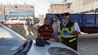 ضبط 1377 سائقًا خلال 24 ساعة لعدم الالتزام بارتداء الكمامة