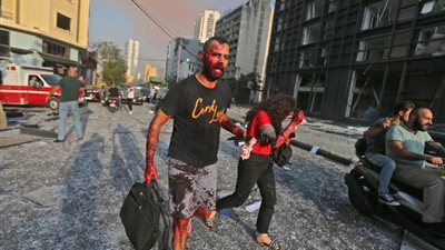 مستشارة وزيرة داخلية لبنان السابق تروي لـ”القاهرة 24″ لحظات رعب انفجار مرفأ بيروت: منزل الوزيرة تحطم وإصابتي طفيفة (صورة)