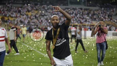شيكابالا يدعم ثنائي الزمالك قبل مواجهة المصري في الدوري الممتاز (صور)
