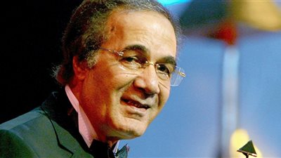 رانيا محمود ياسين: “هي الناس مستغربة ليه مرض بابا.. هو الزهايمر له علاج؟”