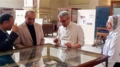 أمين الأعلى للآثار يوجه بـ ضرورة إعادة النظر في أماكن عرض القطع الأثرية بمتحف بالتحرير | صور 