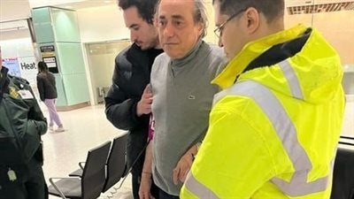 أول تعليق من أكرم السعدني بعد سقوطه في المطار ومنعه من السفر: إزاي ممنوع الانفعال أنا مُوتّ مرتين