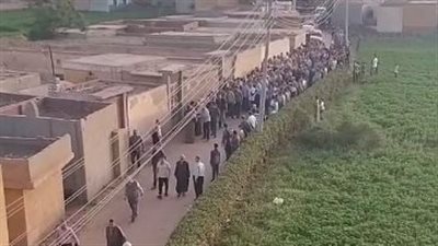 كان بيكشف على المحتاجين مجانًا.. أهالي المنوفية يشيعون جنازة طبيب الغلابة شفيق تكلا | بث مباشر