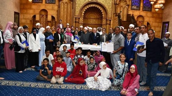 المحافظ يكرم حفظة