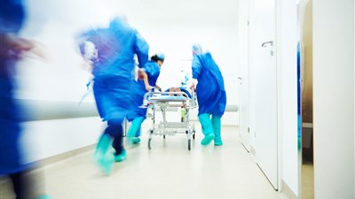 تصل لـ5 آلاف جنيه.. تحرك برلماني ضد تحصيل رسوم من مرضى الطوارئ في المستشفيات الحكومية