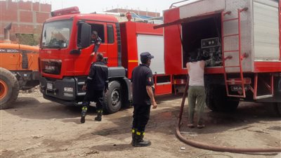 السيطرة على حريق مخازن في الخانكة بالقليوبية| صور