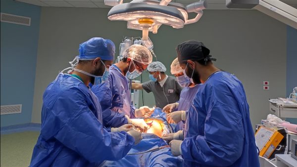 أطباء الأقصر ينقذون