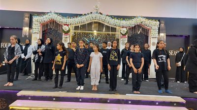 لتفوقهم العلمي.. تكريم 50 تلميذًا في احتفالية كبرى بسوهاج | صور