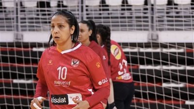 نصرة عيد لاعبة يد الأهلي: بترو أتلتيكو منافس قوي.. وسنقاتل لتحقيق الفوز