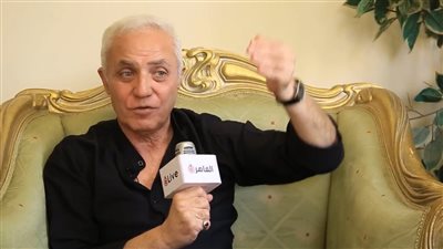 محمود طوبار عن كواليس مشاركته في أعمال فنية مع الزعيم: تعامل عادل إمام معايا كان بيديني ثقة| فيديو