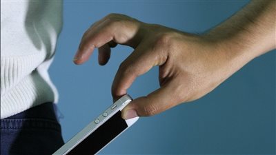 ضبط عاطل سرق هاتفين من داخل عيادة في مدينة نصر