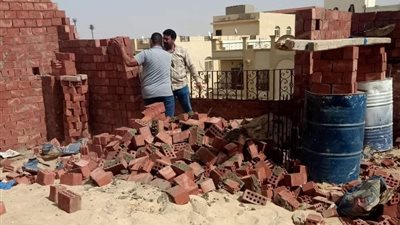 استغلوا الإجازات.. جهاز الشروق يُوقف ويزيل 3 مخالفات بناء ويتحفظ على المعدات