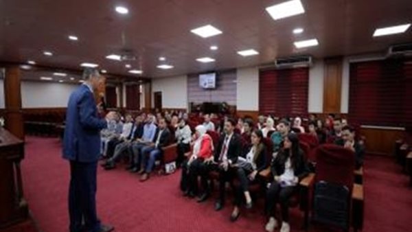 ورش عمل تدريبية لطلبة