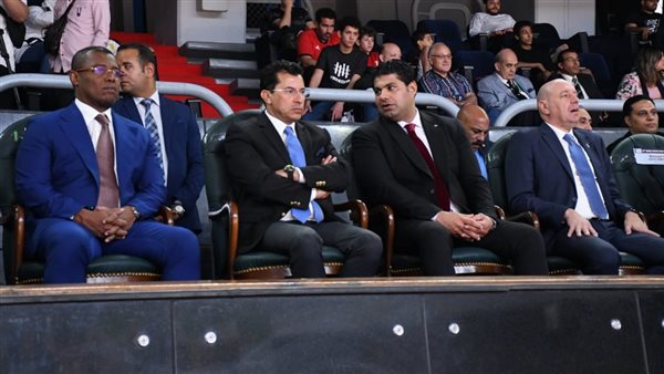 وزير الرياضة خلال