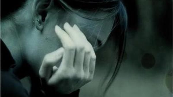 سيدة-تعبيرية