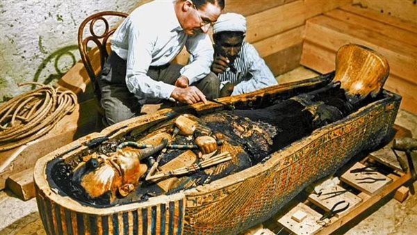 اكتشاف مقبرة 