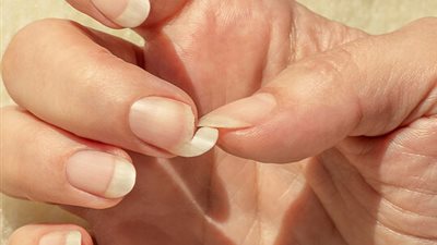 بسبب ظفر مكسور.. فتاة تتعرض للاعتداء من عاملين في كوافير بـ6 أكتوبر: اضربت واتجابت من شعري