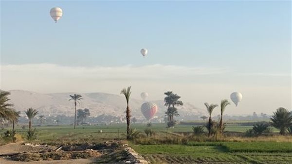 البالون الطائر بالأقصر