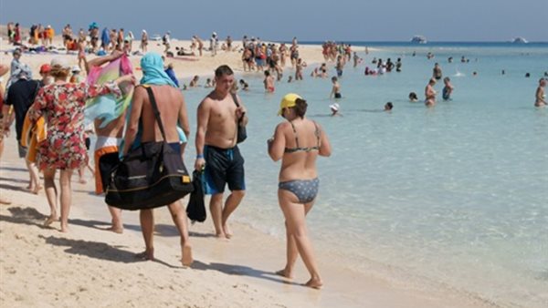 اقبال السائحين على