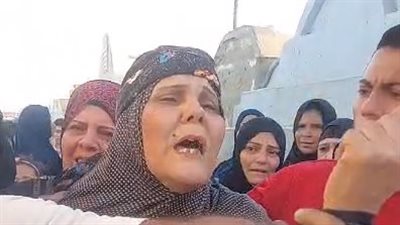عمري وضنايا راحت.. انهيار والدة الزوجة ضحية زوجها خلال تشييع جثمانها بالغربية | بث مباشر