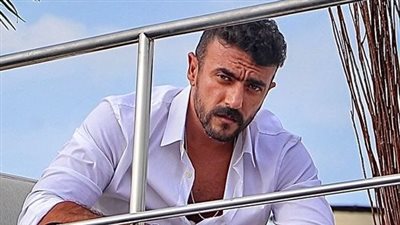 احتفالًا بنجاح حق عرب.. أحمد العوضي يستمتع بالإجازة في برشلونة