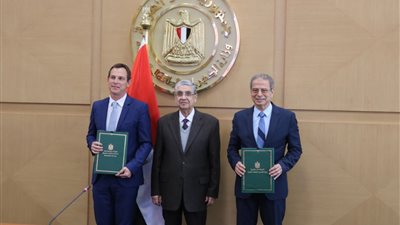بروتوكول تعاون بين القابضة للكهرباء وشنايدر إليكتريك