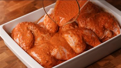 إصابة صغيرين باشتباه تسمم غذائي إثر تناولهما وجبة فراخ في قنا