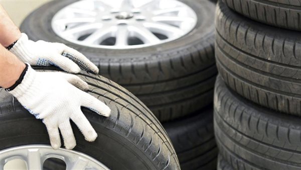  إطارات السيارة