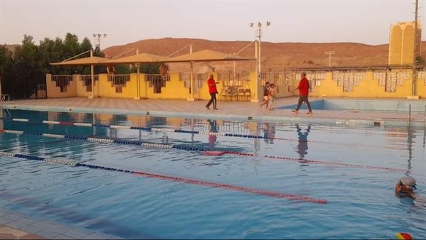 حمامات السباحة 