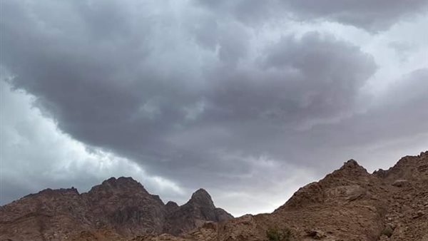 وسحب وغيوم وأمطار