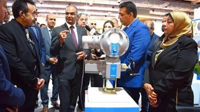 الإسكان: نؤمن بأهمية التعاون مع القطاع الخاص لتنفيذ وإدارة مشروعات التحلية ومعالجة الصرف