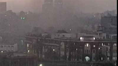 إخماد حريق نشب في سيارة بمنطقة وكالة البلح بالقاهرة| صور 